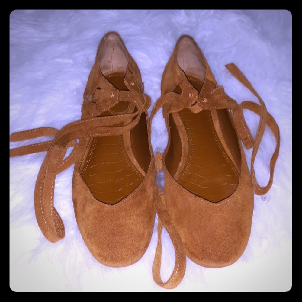 Gianni Bini Tan Suede Flats